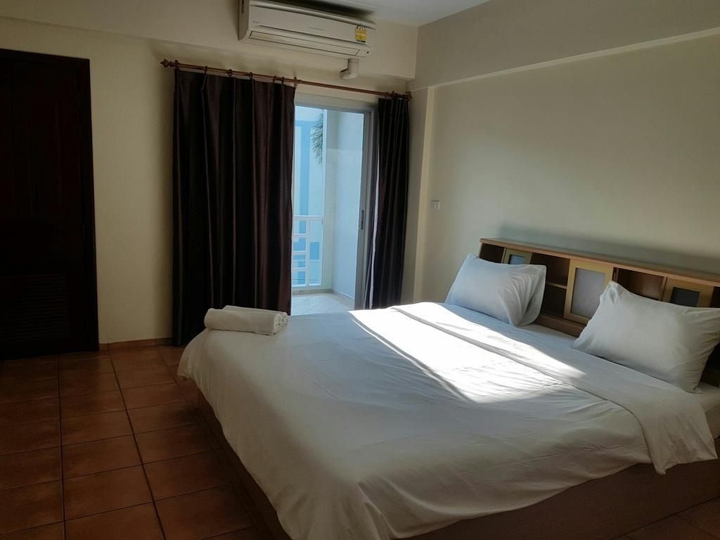 Lomsabai Apartments Bangsaen Exterior foto