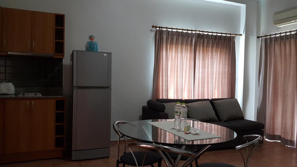 Lomsabai Apartments Bangsaen Exterior foto