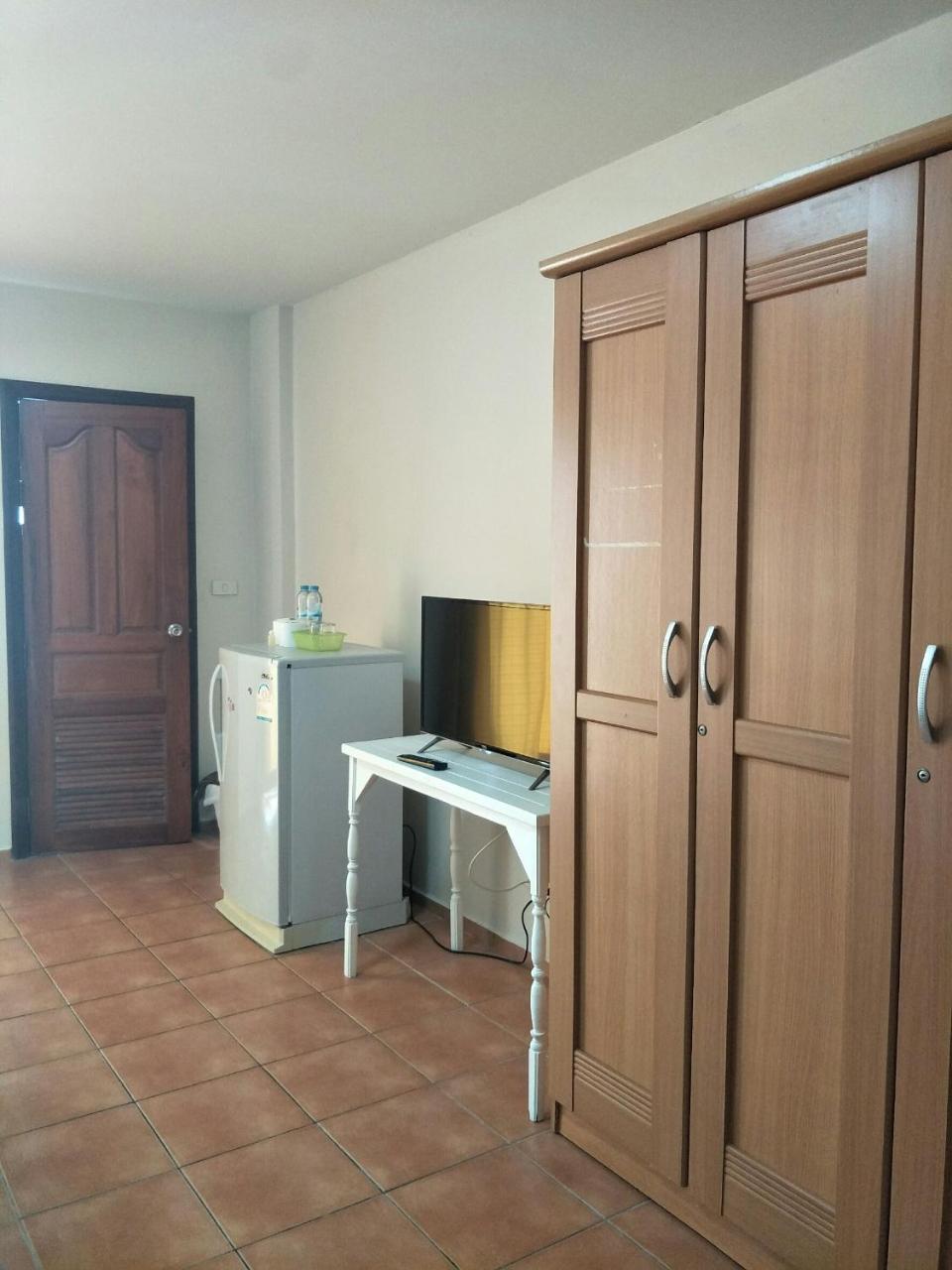 Lomsabai Apartments Bangsaen Exterior foto