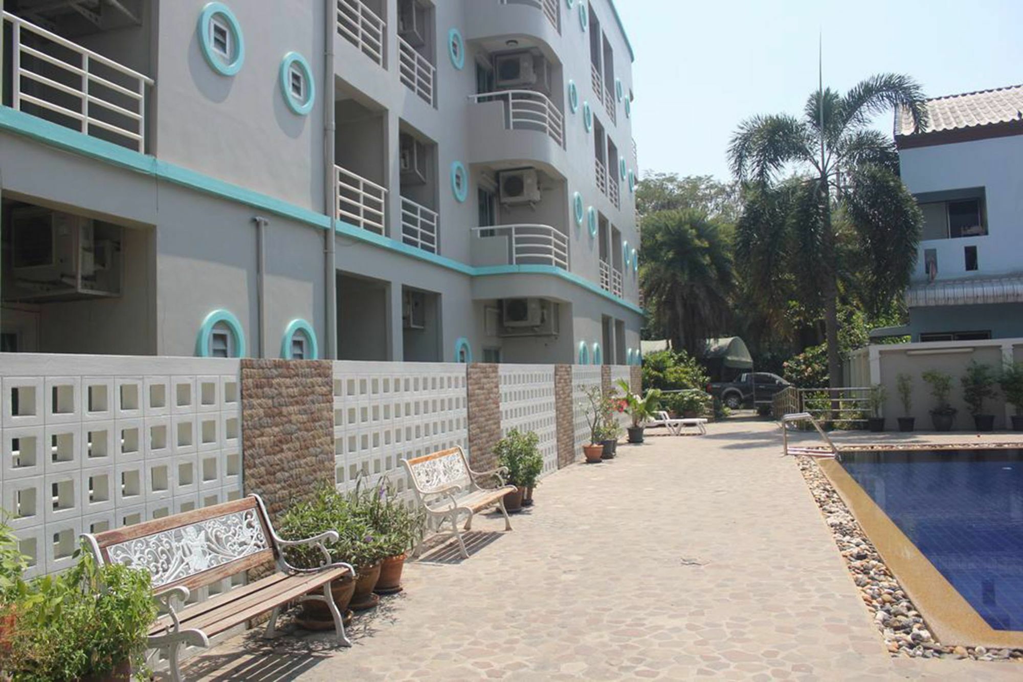 Lomsabai Apartments Bangsaen Exterior foto